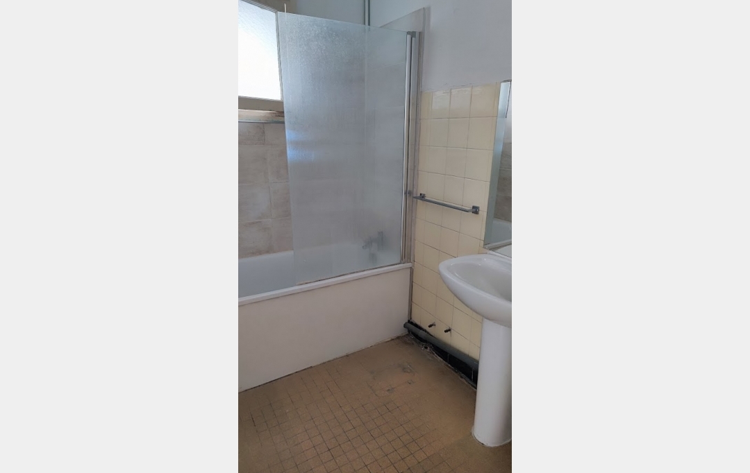 IMMOBILIER ET FINANCE : Appartement | NIMES (30000) | 70 m2 | 100 000 &euro; 