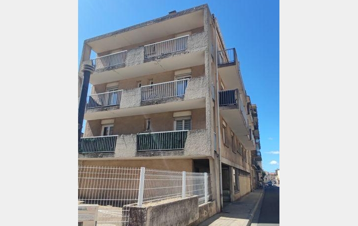 Studio   NIMES  20 m2 450 € 