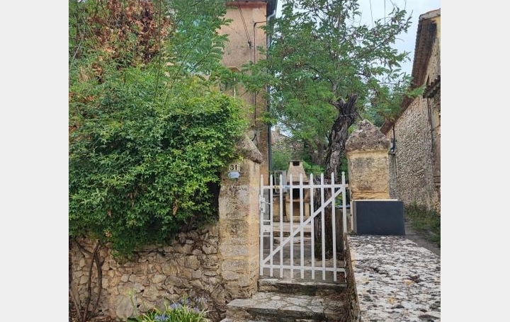 Maison de village UZES 39 m2 510 € Maison de village UZES 39 m2 510 €