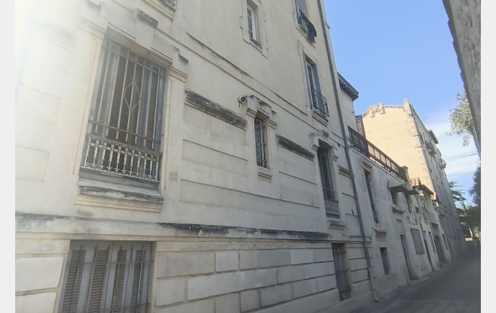 Appartement P2   NIMES  53 m2 620 € 